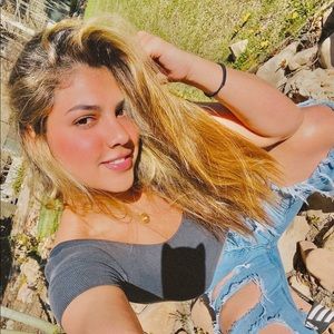 Meet your Posher, Valeria